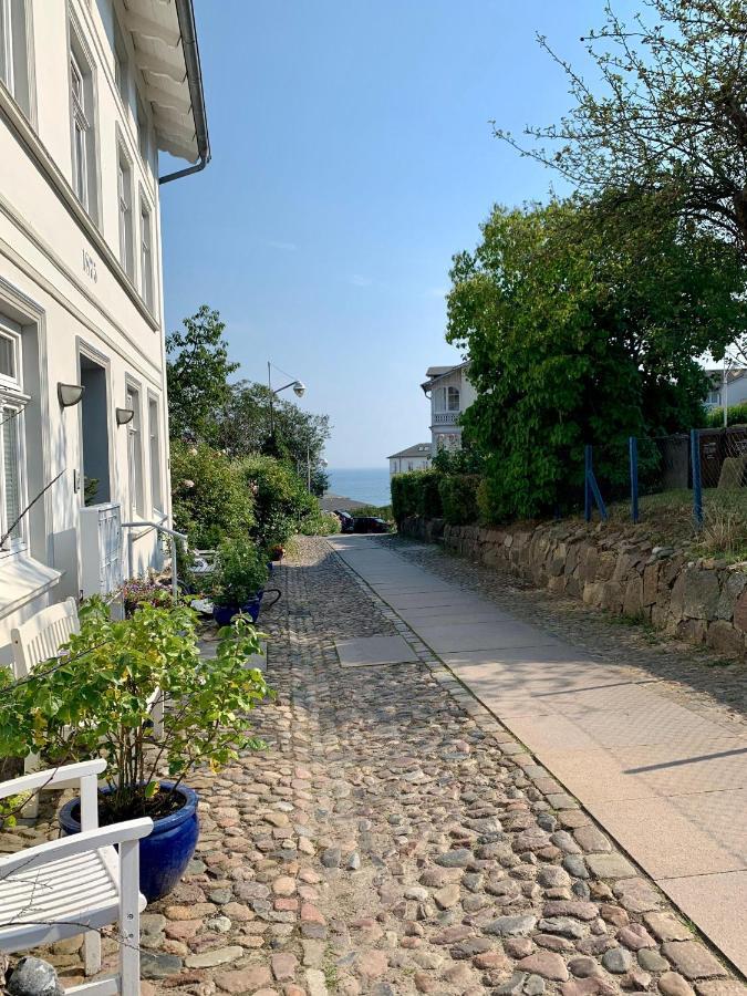 Villa-Rosengarten-Ferienwohnung-Baumhaus-Mit-Seeblick Sassnitz Exterior photo